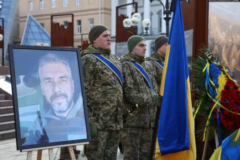 В столиці попрощалися із відомим прикарпатським оператором та режисером Русланом Ганущаком