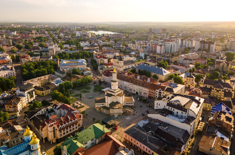 Кіноперегляди, виставка, концерт та презентація книжки: куди піти у Франківську — дайджест подій