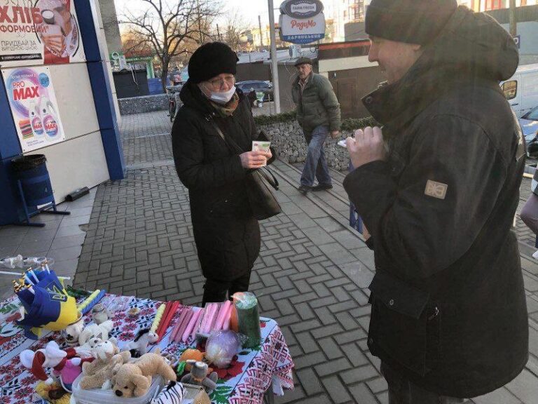 В Івано-Франківську провели черговий благодійний ярмарок на підтримку ЗСУ