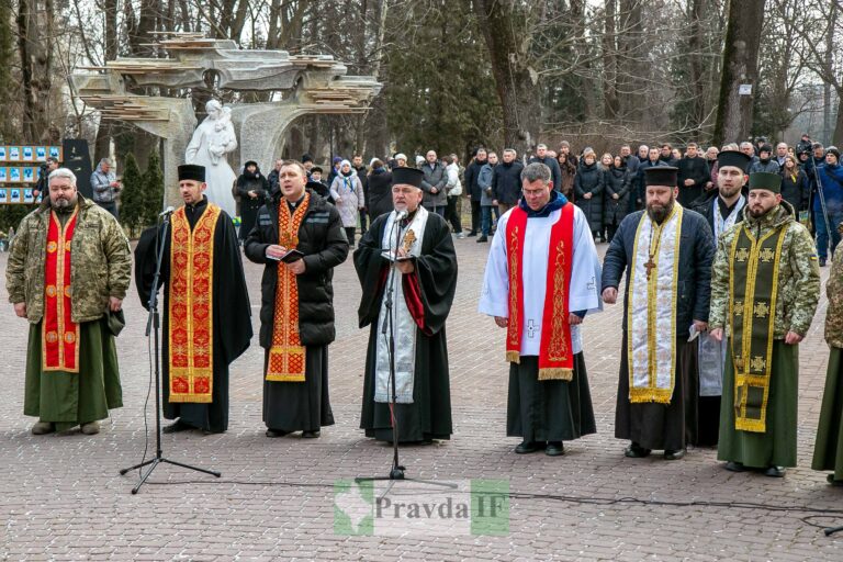 У Івано-Франківську вшанували пам'ять Героїв Небесної сотні ФОТО