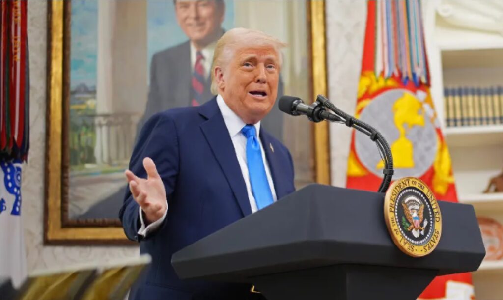 Трамп погрожує 50% митами на російську нафту через зрив мирних переговорів щодо України