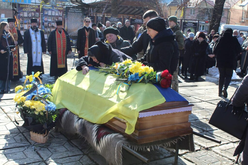 Церемонія прощання з захисником України в Тернополі.