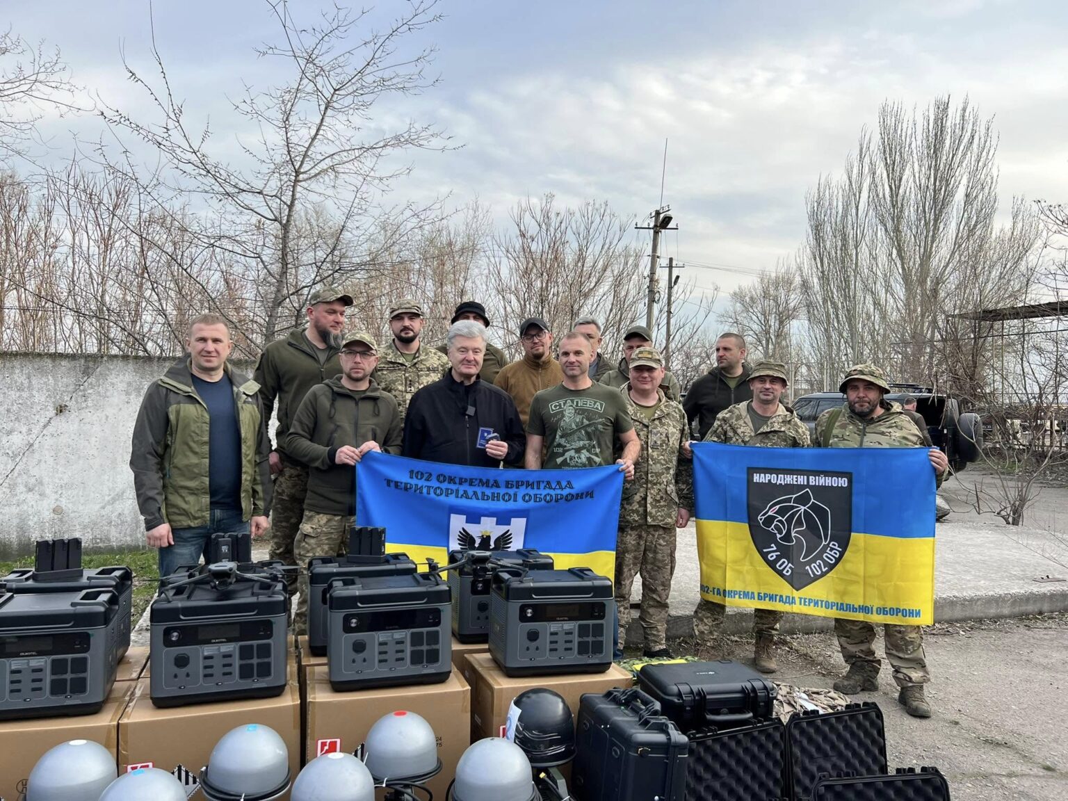 Фонд Петра Порошенка передав бійцям прикарпатської 102-ї бригади ТРО вкрай необхідної техніки на кілька мільйонів гривень