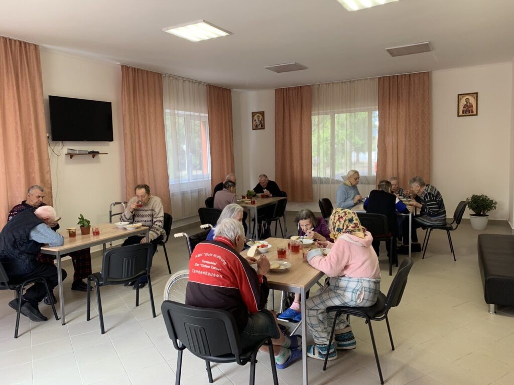 Замечательный пансионат для пожилых людей — приватный дом престарелых в Киеве «United Center»