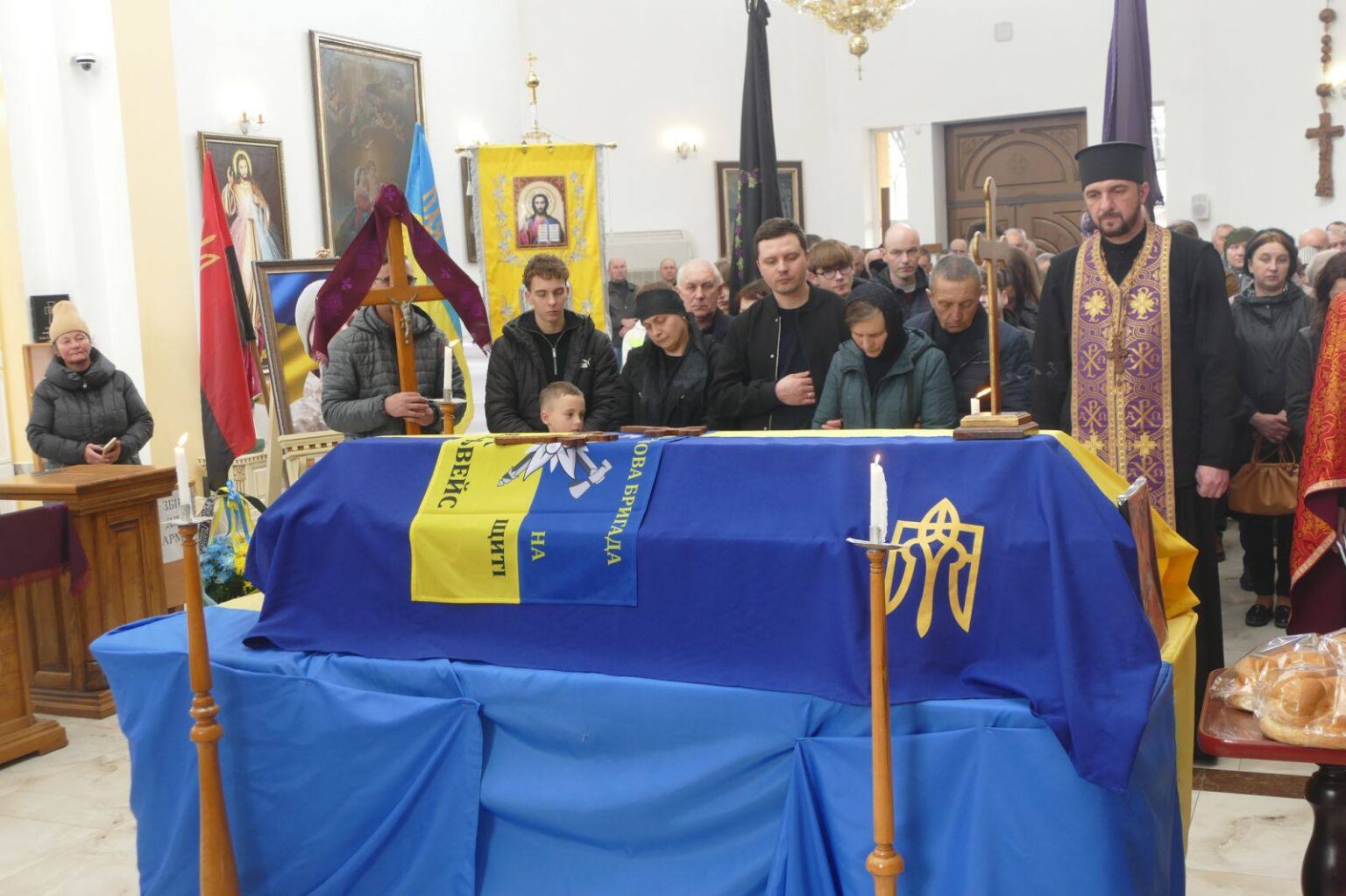 Калуська громада провела в останню путь Любомира Синяка