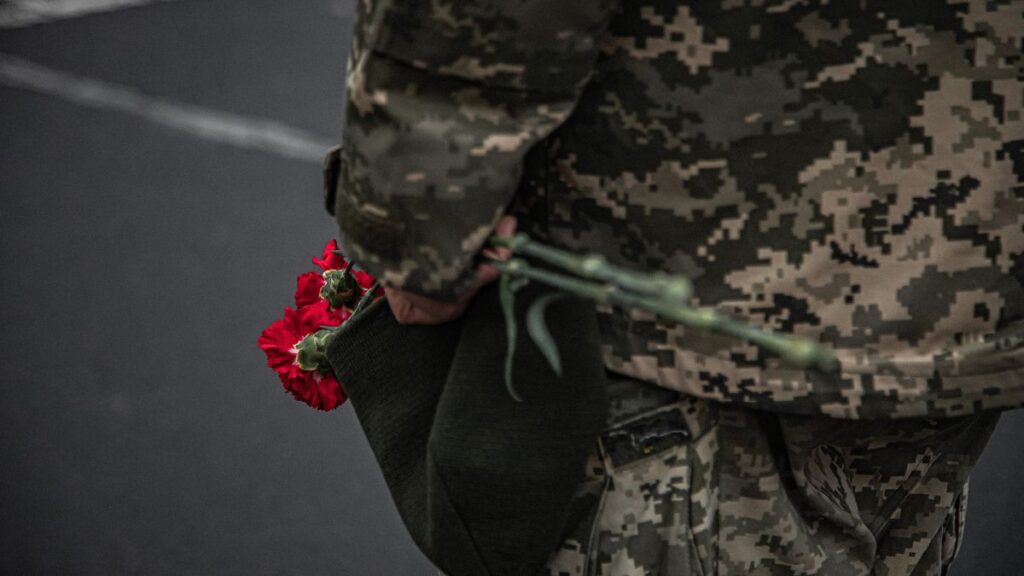 Сьогодні у Франківську проведуть в останню путь полеглого героя Олександра Занозова