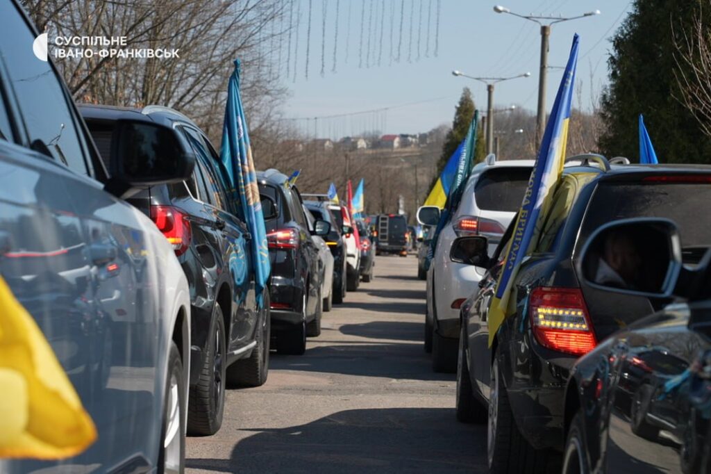 У Калуші відбувся автопробіг пам’яті полеглих героїв. ФОТО