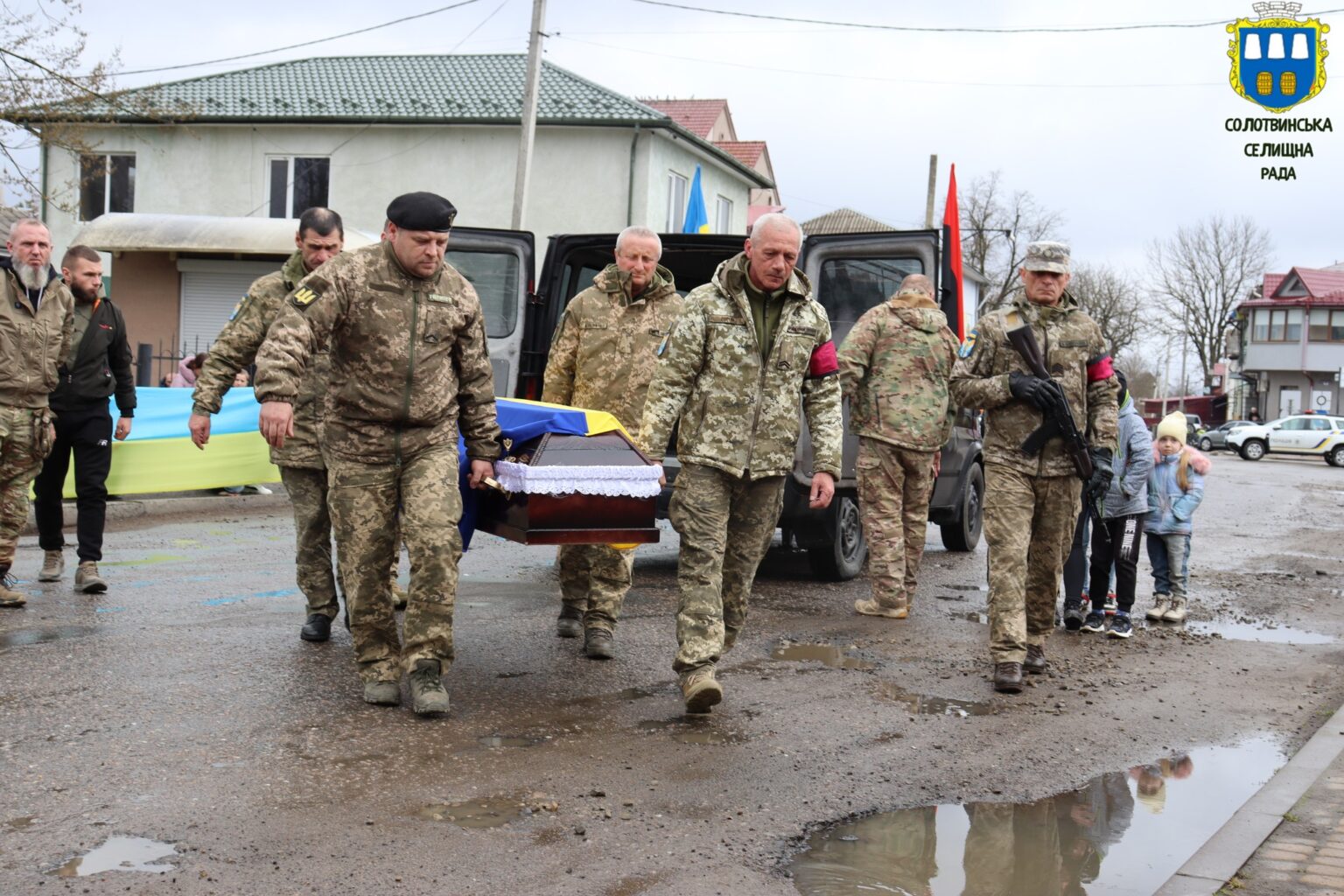 Сьогодні на Богородчанщині проведуть в останню путь полеглого захисника Володимира Глушака