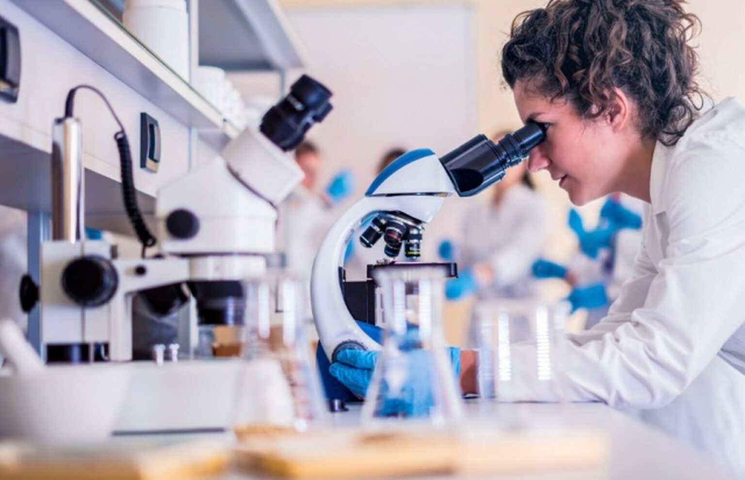 Лабораторне обладнання для сучасних медичних та наукових закладів