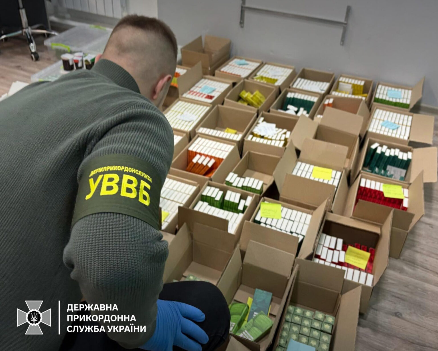 Незаконно привезли психотропні речовини з Польщі: на Прикарпатті провели обшуки