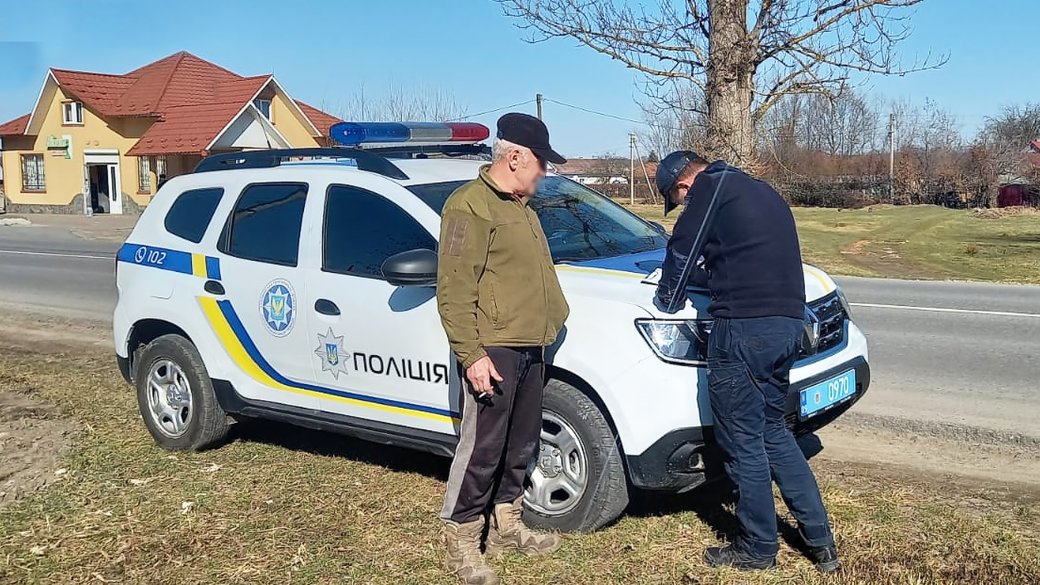 12 паліїв сухої трави оштрафували рятувальники на Івано-Франківщині 21 березня