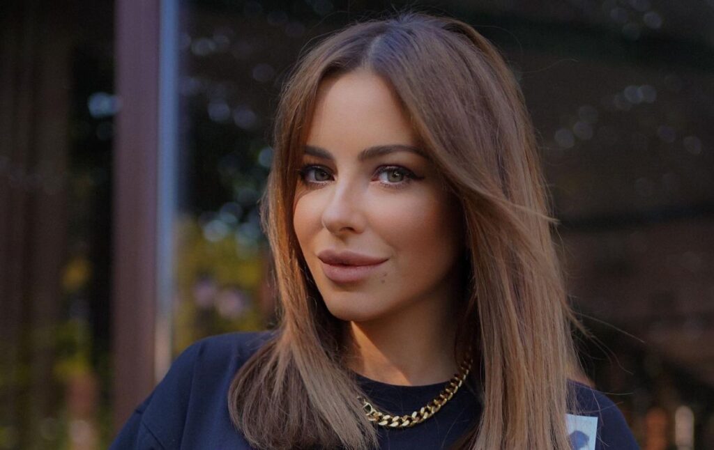 Зрадниця Ані Лорак таємно вийшла заміж і показала фото з весілля