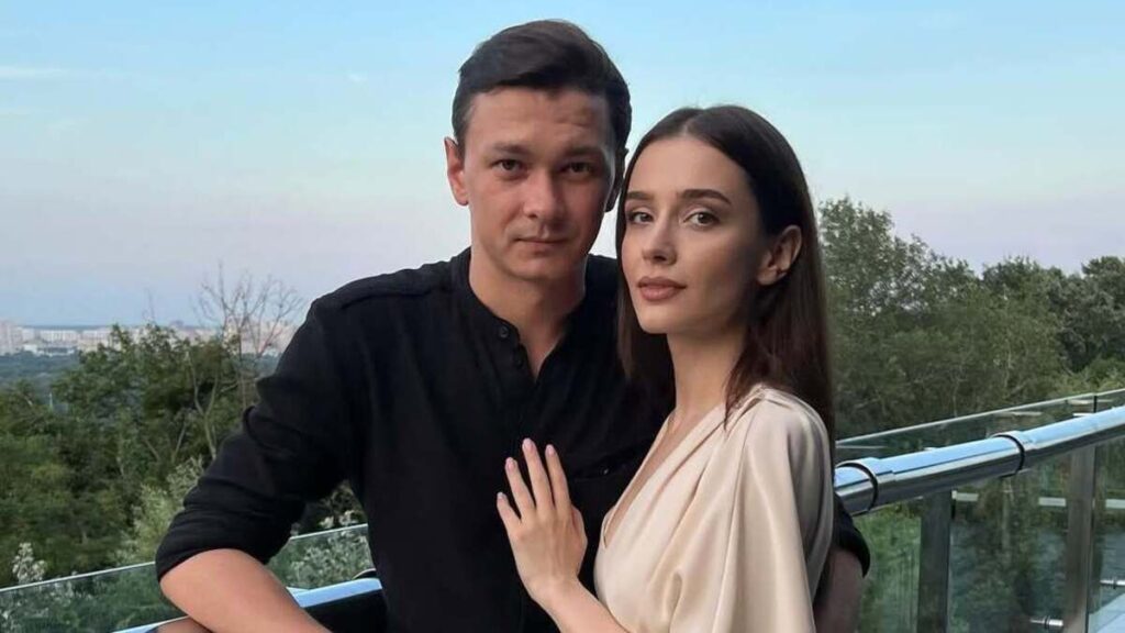 Популярний український актор розійшовся з коханою через півтора року стосунків