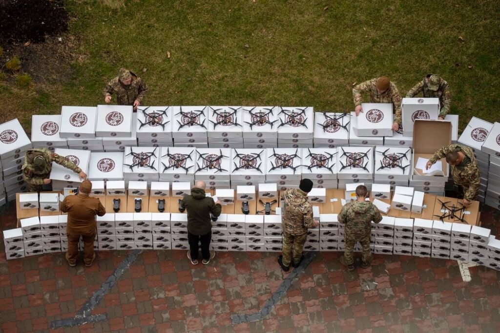 5-та штурмова Київська бригада отримала від громади столиці 1000 FPV-дронів та 1000 Mavic 3 Pro, - Кличко