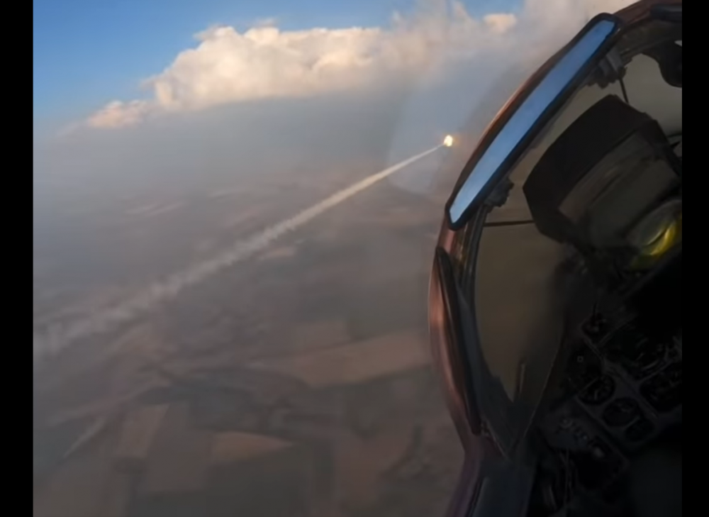 У повітряному командуванні "Захід" показали полювання МіГ-29 на шахеда. ВІДЕО