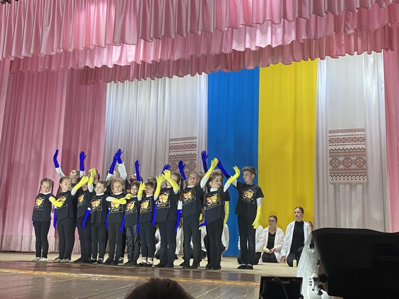 На благодійному заході в Брошневі збирали кошти для хворого Максима Цуцмана