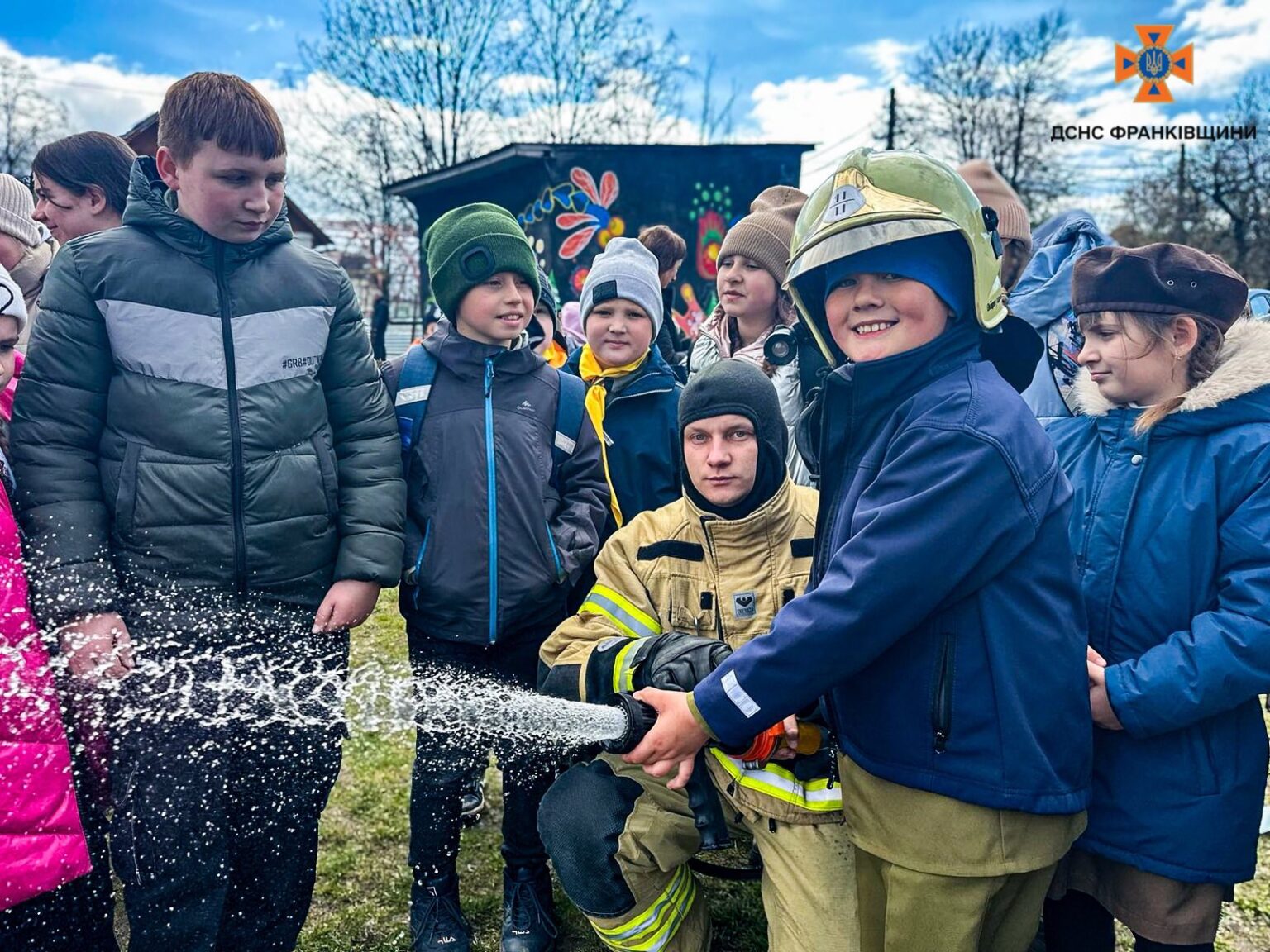 Рятувальники провели для пластунів станиці Надвірна акцію «Запобігти. Врятувати. Допомогти» ФОТО