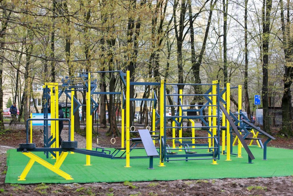 У Франківську відкрили майданчик для тренування та відновлення містян і ветеранів просто неба