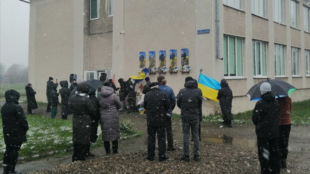 На Франківщині відкрили меморіальну дошку бійцю Івану Яремину