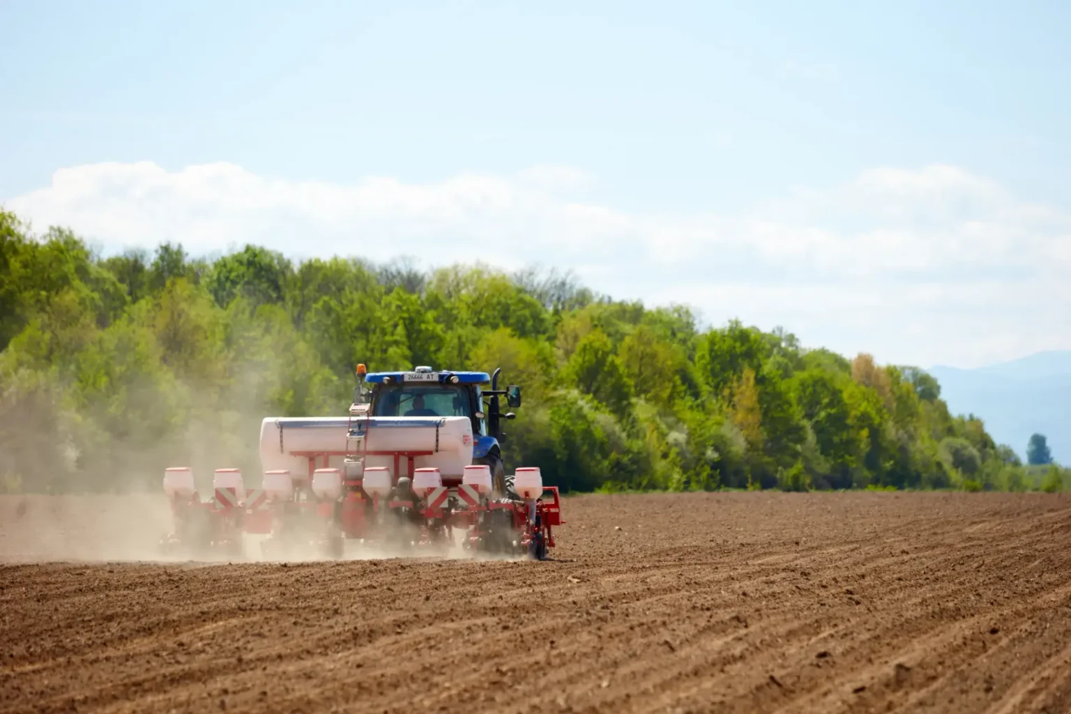 В Івано-Франківській громаді розпочалася весняна посівна