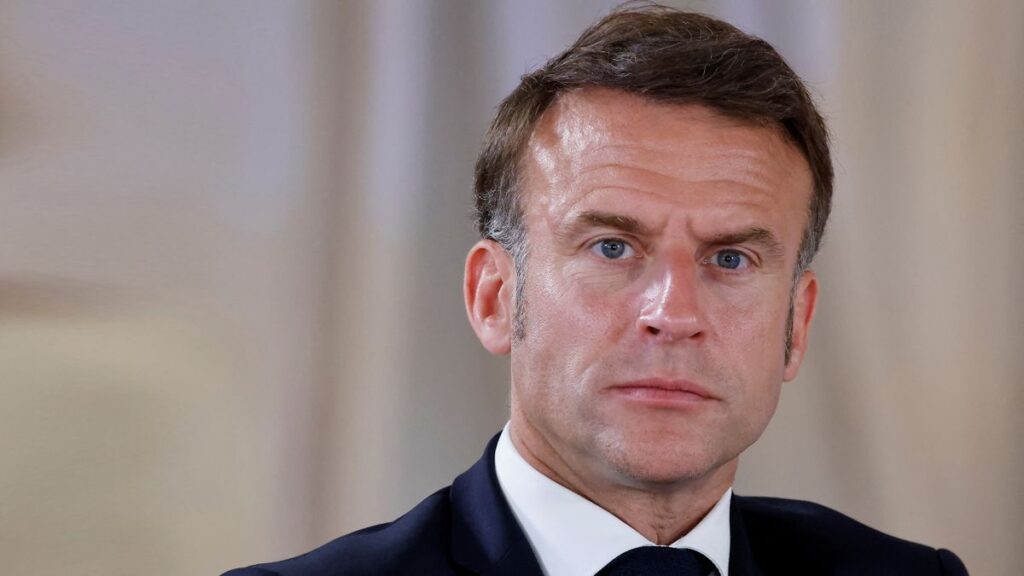 Атрибут влади: що за парфум наносить Еммануель Макрон