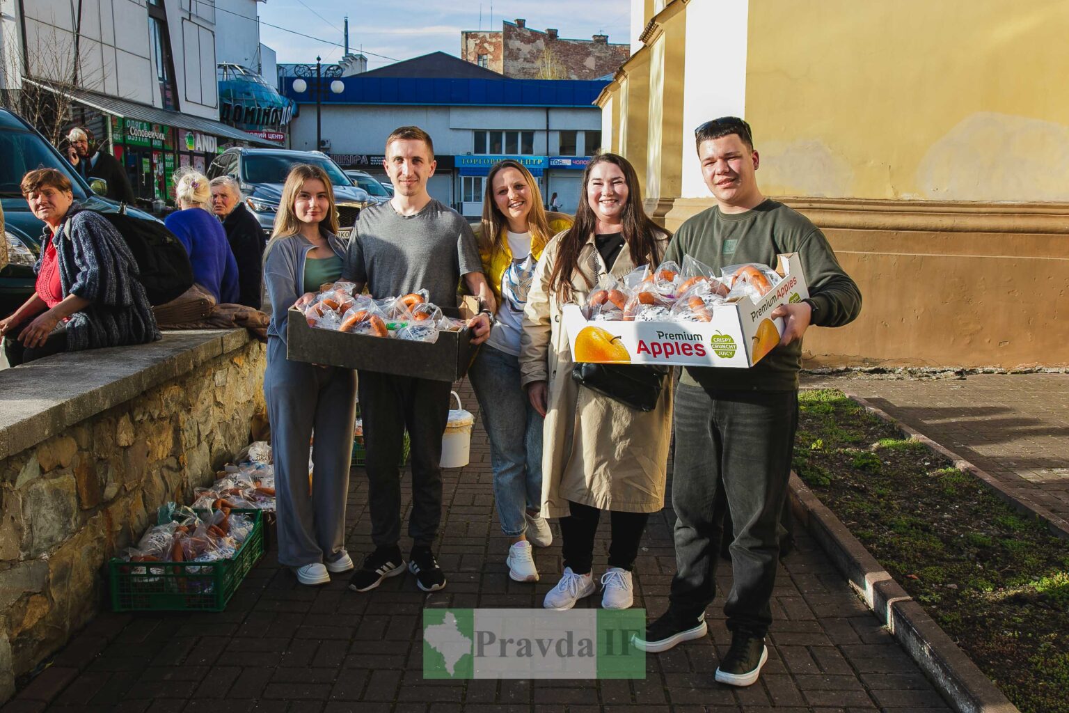 У Франківську відбулася Великодня благодійна акція для потребуючих. ФОТОРЕПОРТАЖ