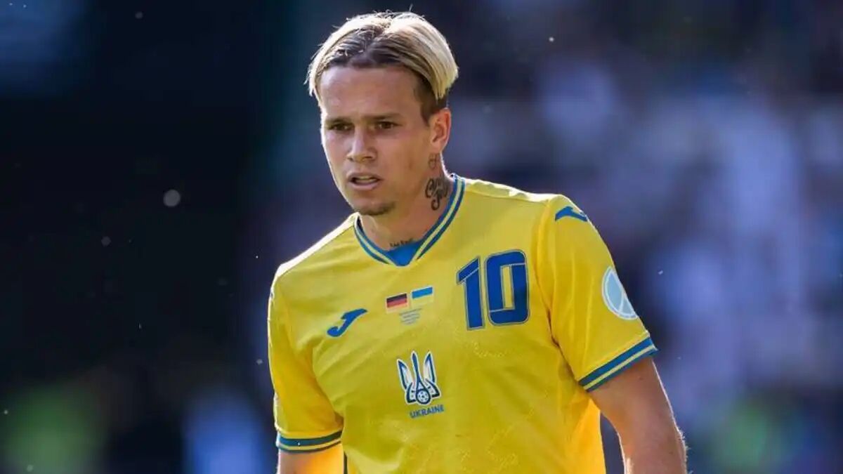 Михайло Мудрик засвітив в Лондоні розкішний автомобіль