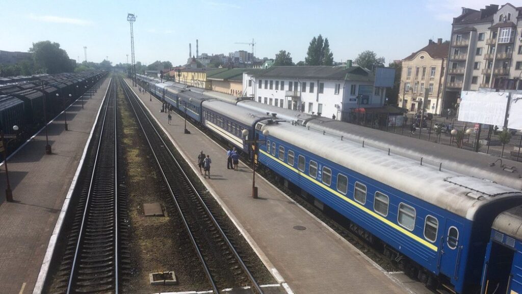 В Івано-Франківську повідомили про замінування залізничного вокзалу