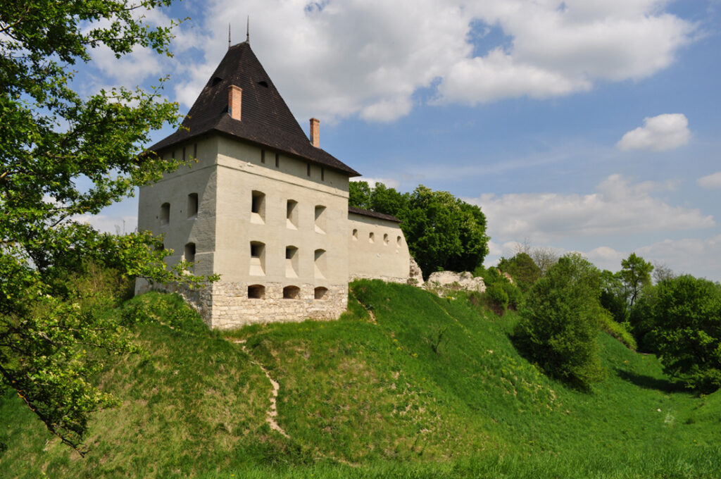 Екскурсії, фестивалі, інтерактивні програми у «Давньому Галичі»: що побачити та куди піти