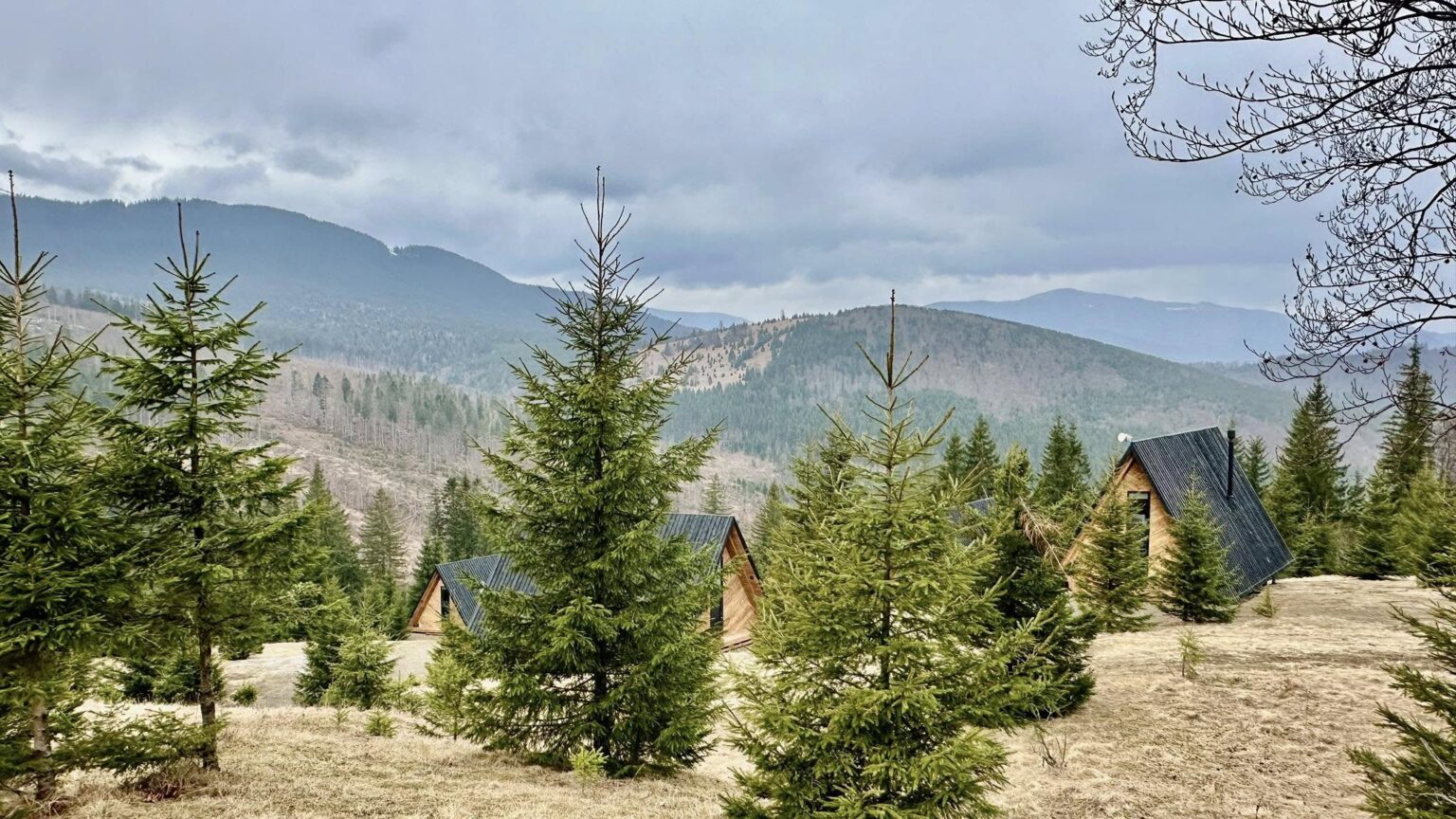 Гроза, град та сильний вітер: якою буде погода на Івано-Франківщині 19 травня