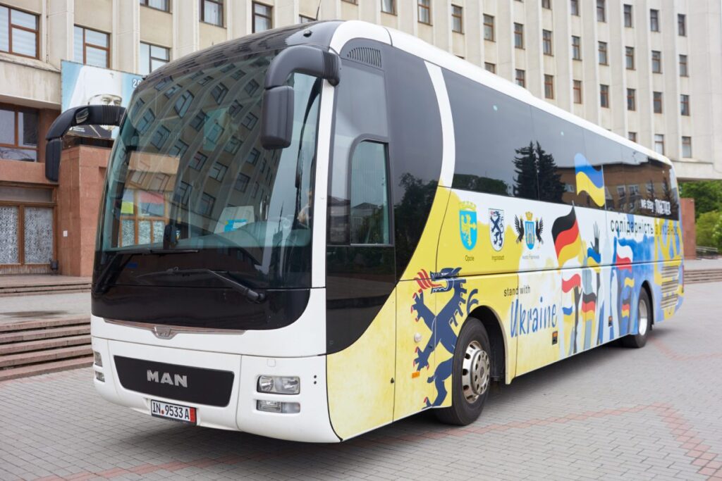 До Дня міста Івано-Франківськ отримав у подарунок новий автобус
