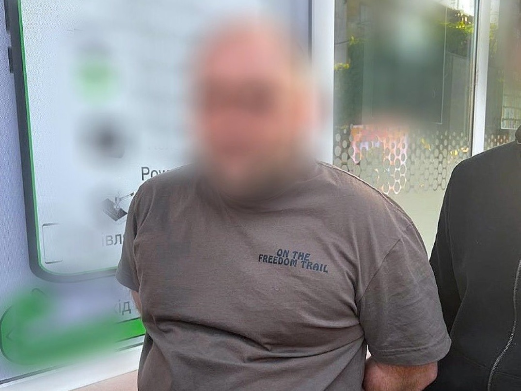 На Прикарпатті затримали шахрая, який привласнив техніку Apple на 80 тисяч доларів