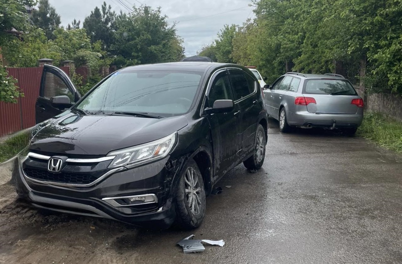У Франківську водій Audi з ознаками сп’яніння не пропустив авто та влаштував аварію