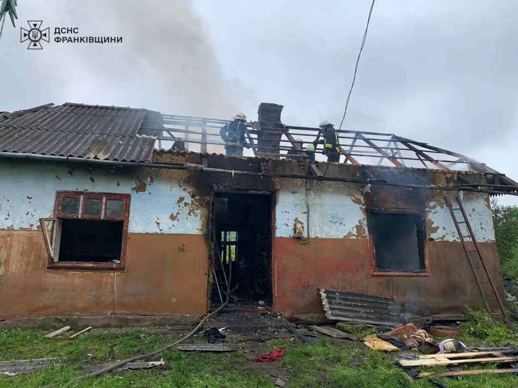На Івано-Франківщині під час пожежі загинув чоловік. ФОТО