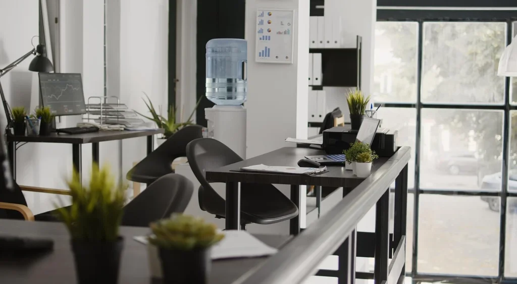 Корпусная мебель для open space: почему стоит инвестировать в качественное изготовление офисной мебели