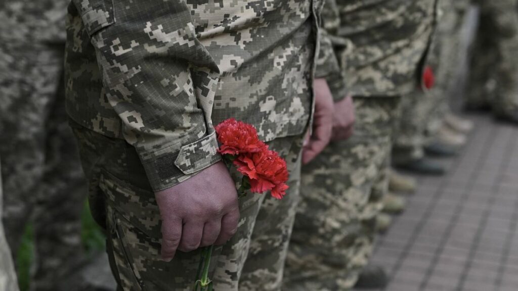 Майже рік вважався зниклим без вісти: в суботу у Франківську проведуть в останню путь молодого героя Маркіяна Лапку