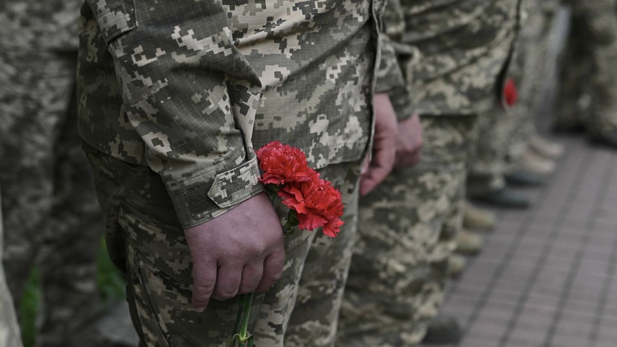 Майже рік вважався зниклим без вісти: в суботу у Франківську проведуть в останню путь молодого героя Маркіяна Лапку