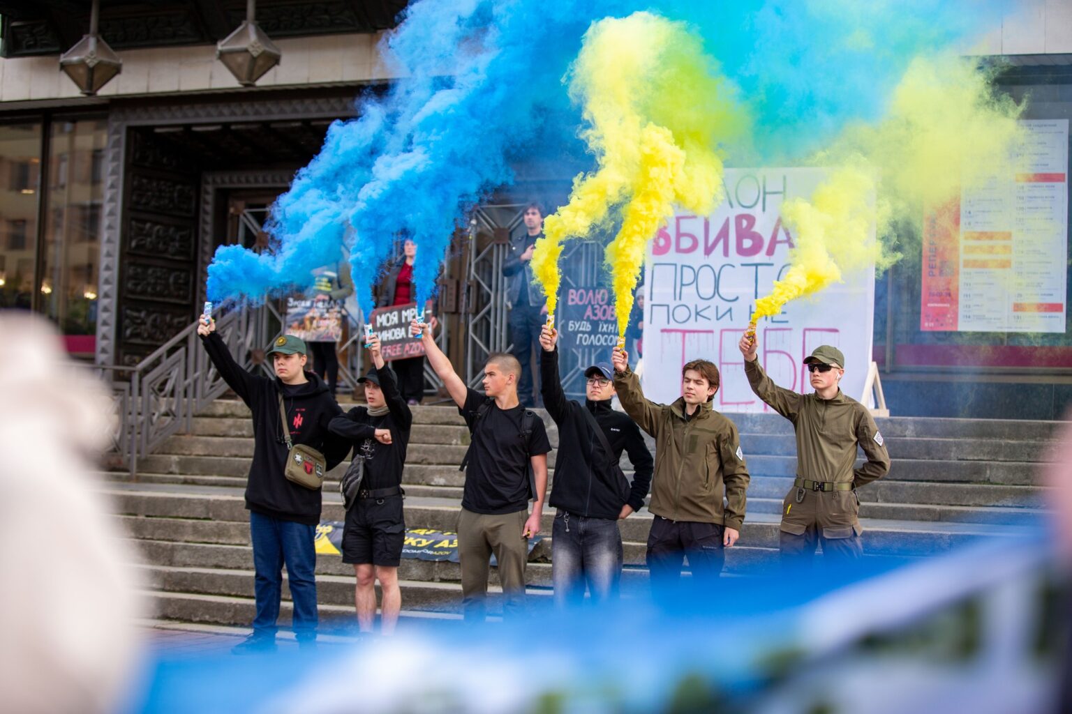 У Франківську відбулась акція, присвячена третій річниці виходу захисників з Азовсталі. ФОТО