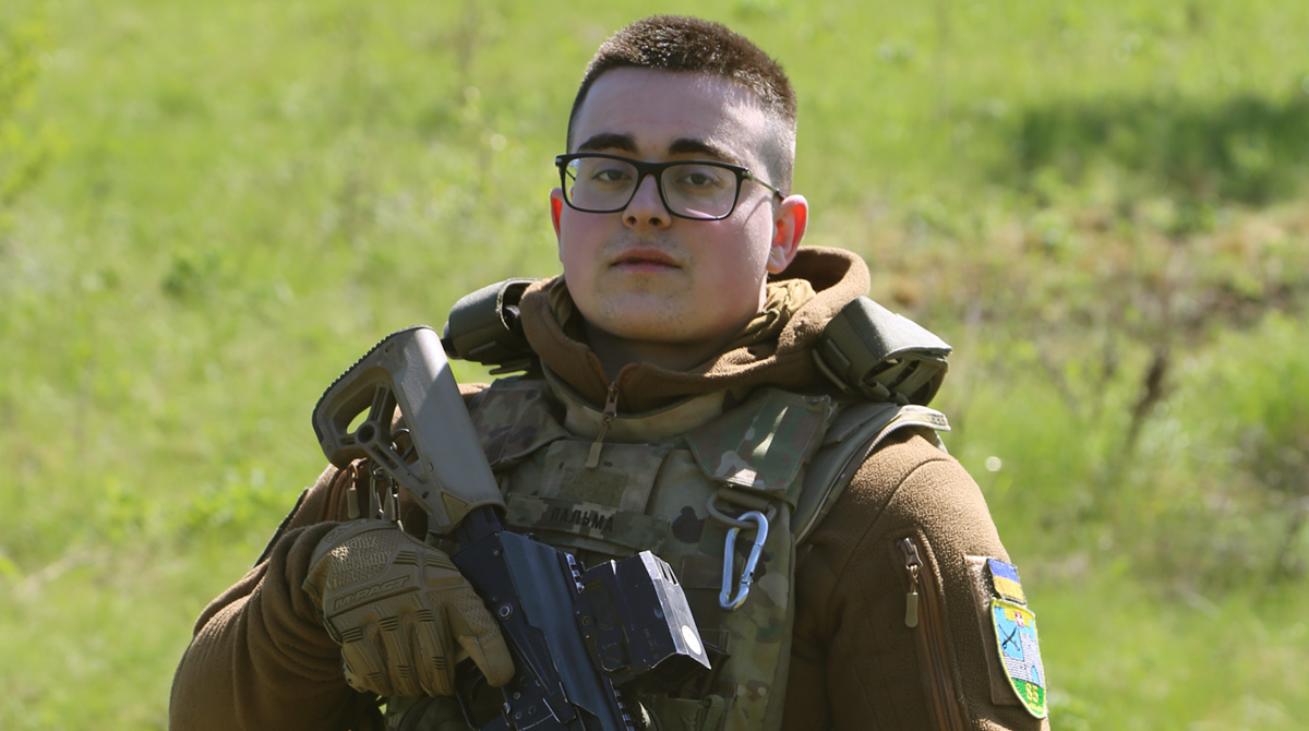 З ліцею одразу на передову: Історія 18-річного Олександра з Коломиї
