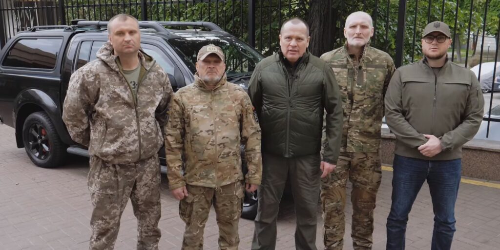 «Українська команда» передала позашляховик бійцям 101 бригади ТрО на Сумський напрямок. ВІДЕО