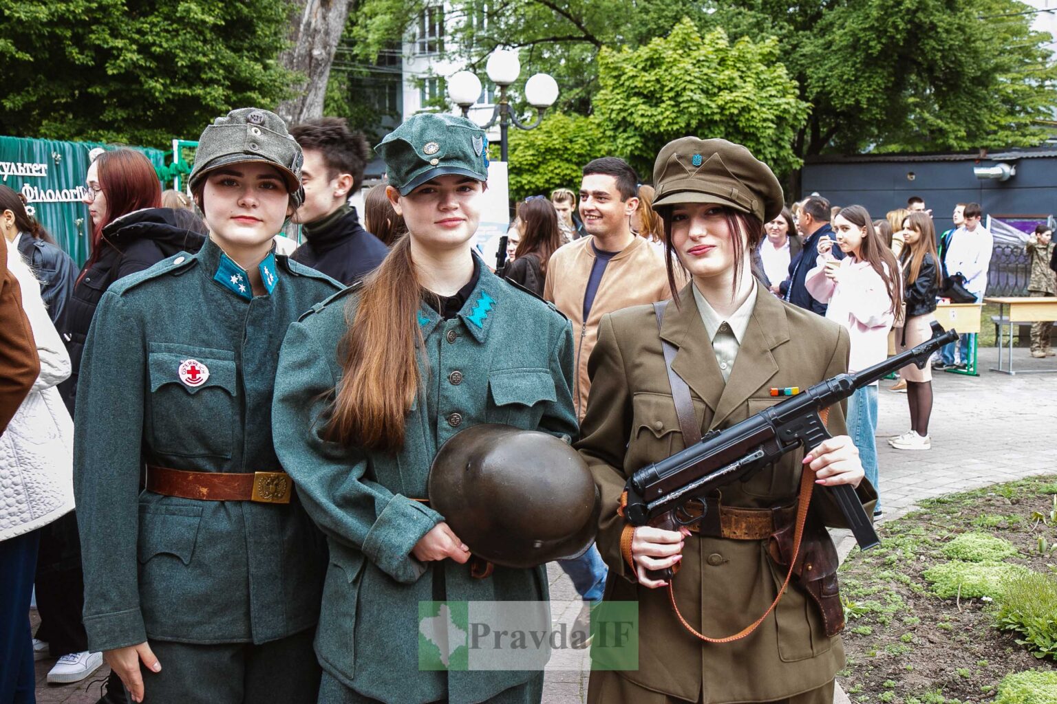 Карпатський університет (ПНУ) влаштував науковий пікнік для абітурієнтів ФОТОРЕПОРТАЖ