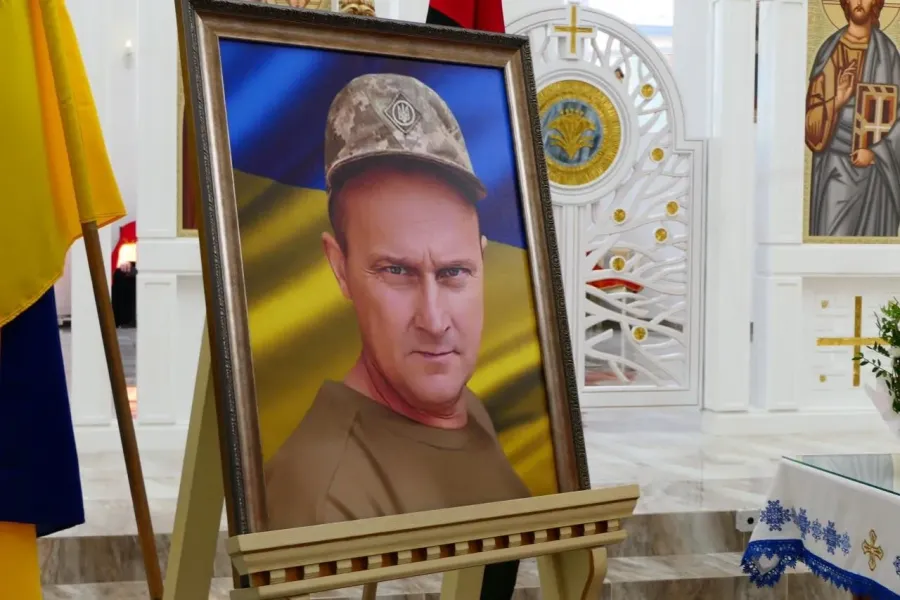У Голині попрощалися із воїном Петром Василівим. ФОТО