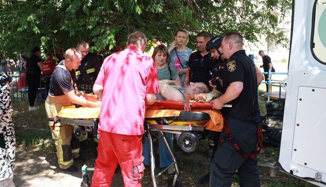 У Дніпрі стрімко зросла кількість загиблих і поранених внаслідок ракетного удару