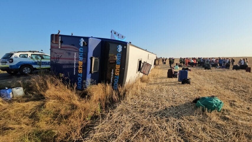 Автобус з понад 50 українцями потрапив у ДТП в Румунії, є постраждалі. ВІДЕО