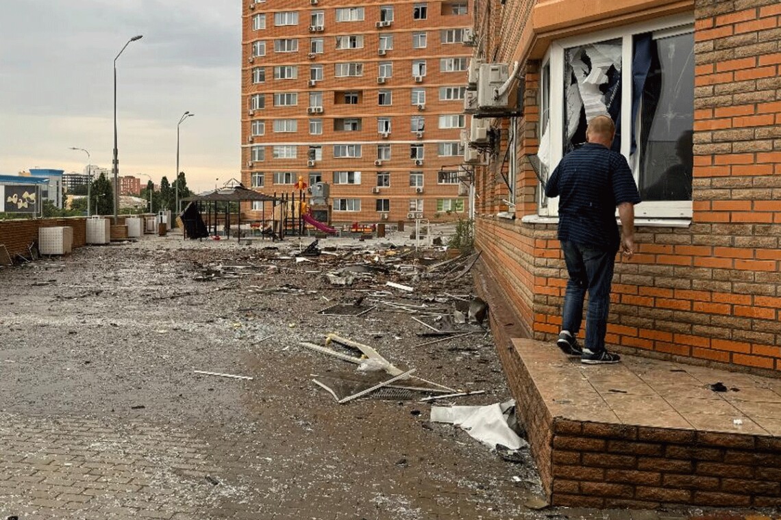 Росія вдарила по багатоповерхівці в Одесі: є жертви, серед постраждалих – діти. ВІДЕО