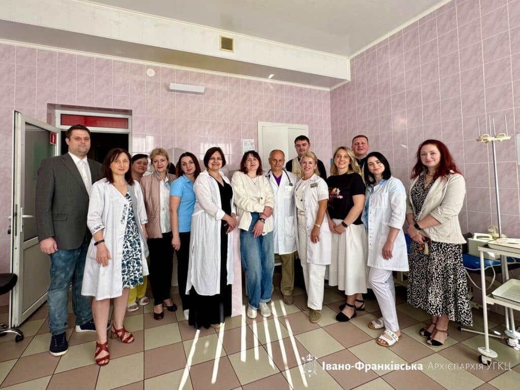 Група медичних працівників у лікарні, Івано-Франківськ