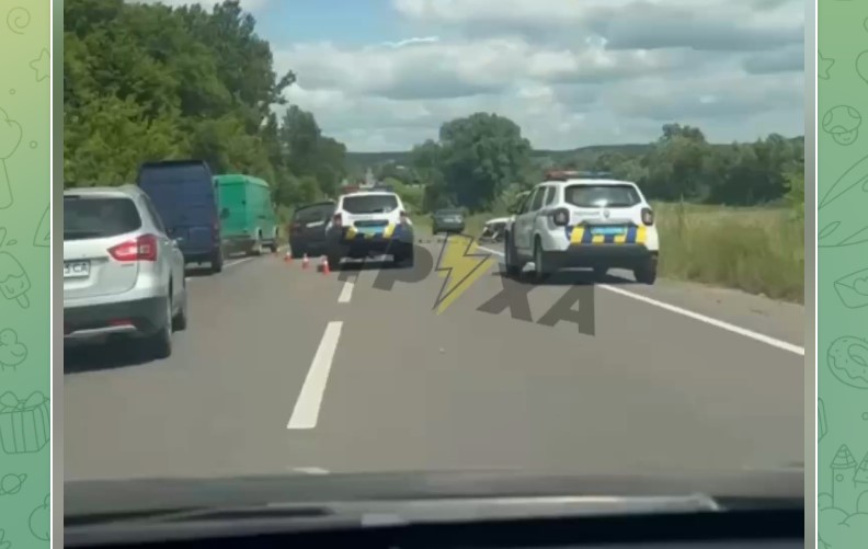 Неподалік Івано-Франківська трапилася серйозна автотроща