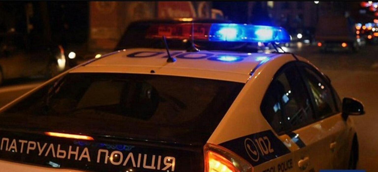 Під час комендантської години патрульні зупнили прикарпатця із підробленими документами водія