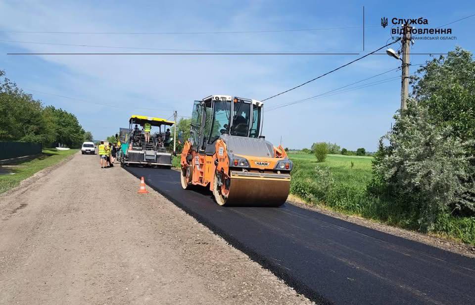 На Прикарпатті продовжують ремонтувати дороги державного значення. ФОТО