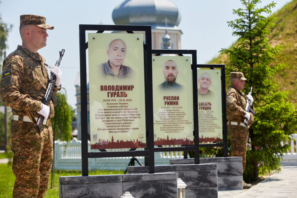 У Березівці відкрили меморіал полеглим захисникам України ФОТО